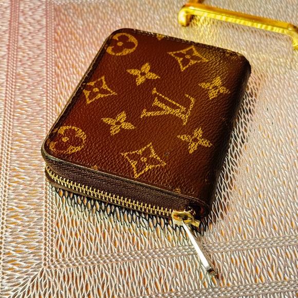 Louis Vuitton Card holder Zipper round Monogram wallet - Picture 13 of 15